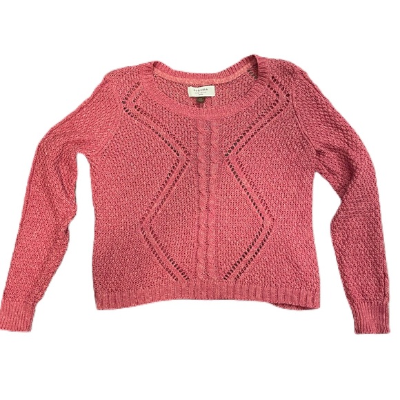 Coral colored crop sweater size medium.
